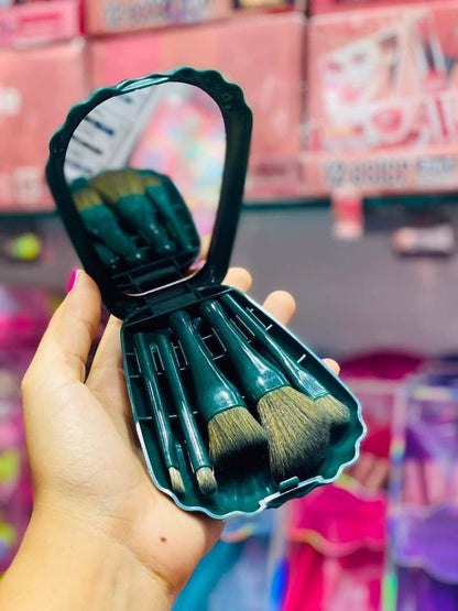 5 Pcs Soft Bristle Makeup Brush Set with Travel-Friendly Mirror Case